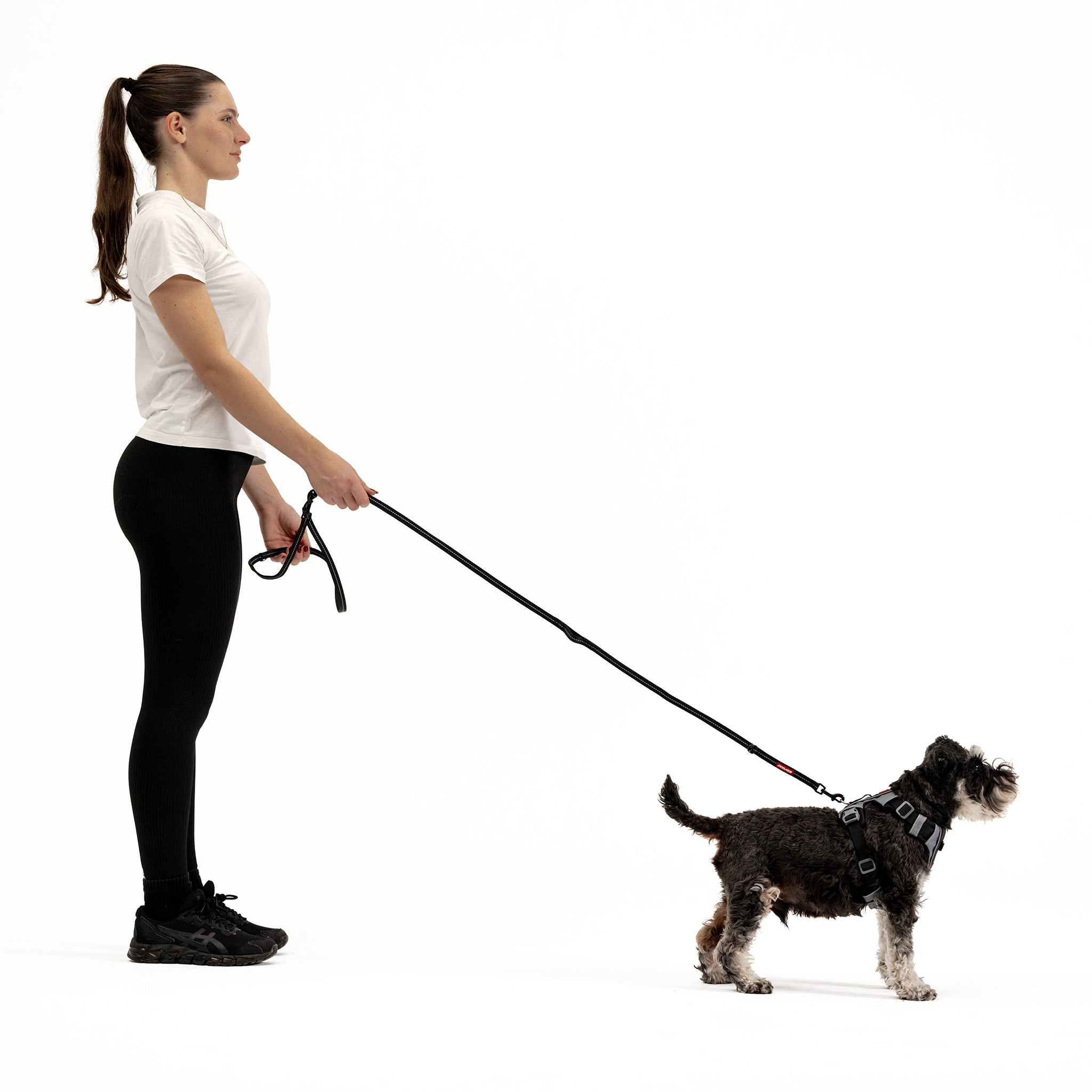 Woman with Vario 6 Multi-Function Leash LITE